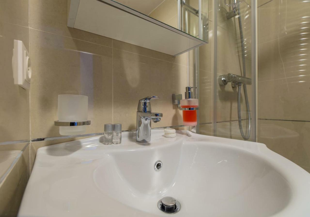Family Apartment In Silver Mountain Resort โปยานาบราซอฟ ภายนอก รูปภาพ