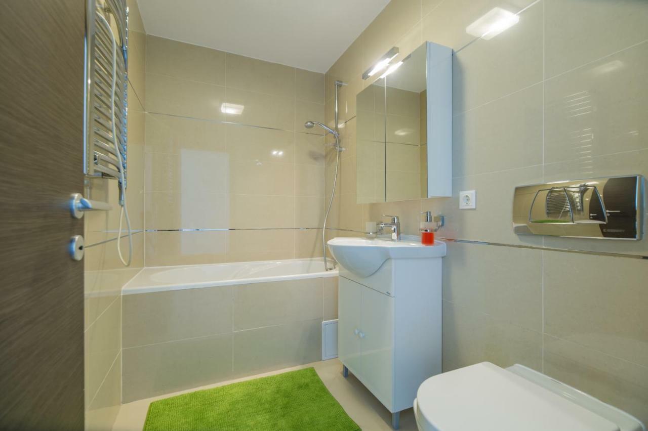 Family Apartment In Silver Mountain Resort โปยานาบราซอฟ ภายนอก รูปภาพ