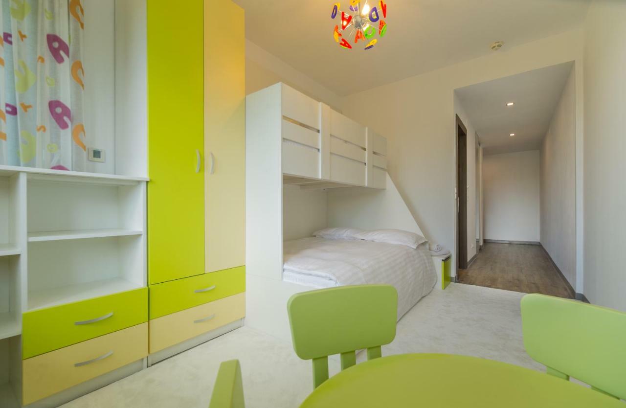 Family Apartment In Silver Mountain Resort โปยานาบราซอฟ ภายนอก รูปภาพ