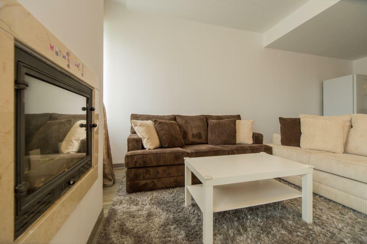 Family Apartment In Silver Mountain Resort โปยานาบราซอฟ ภายนอก รูปภาพ